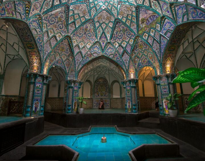 Casas de banho como essa, no atual Irã, eram usadas para lavar o corpo com vapor antes do advento e uso regular do sabonete (Imagem: Dardode/CC-BY-4.0)