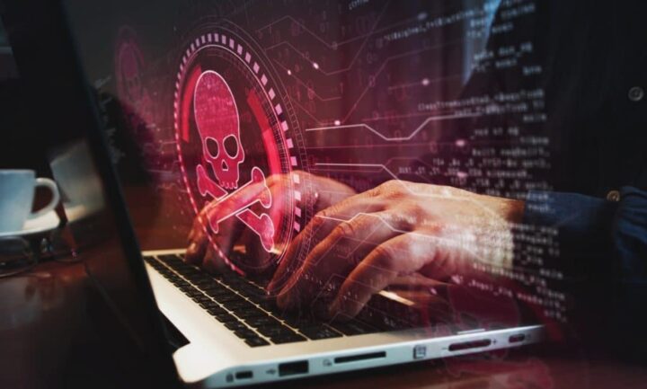 ilustração de arquivos infectado em um pc 