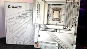 Vendas de placas-mãe despencam com alta da memória RAM