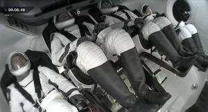 SpaceX lança quatro astronautas à estação espacial com a missão Crew-12