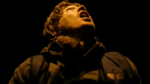 Filme de Resident Evil terá uma estrutura “bizarra”, diz diretor Zach Cregger