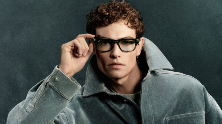 Homem usando óculos inteligentes Ray-Ban Meta com armação escura