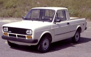 Fiat 147 completa 50 anos: relembre a história e veja quanto ele custaria hoje