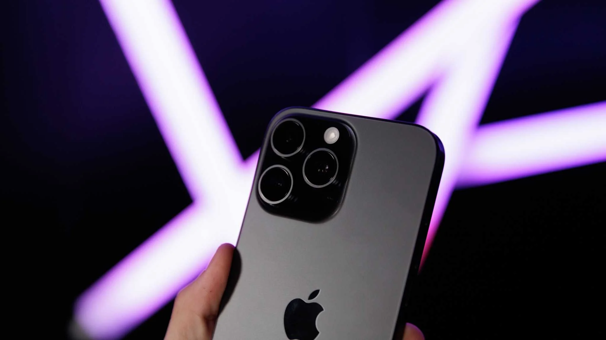 iPhone Pro Max Câmera e Logo